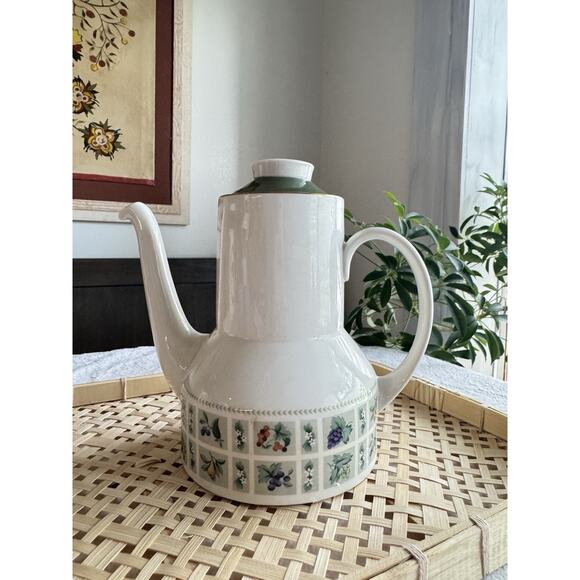 Royal Doulton Tapestry Vintage Coffee Pot England Translucent China w Lid TC1024 - Picture 1 of 6